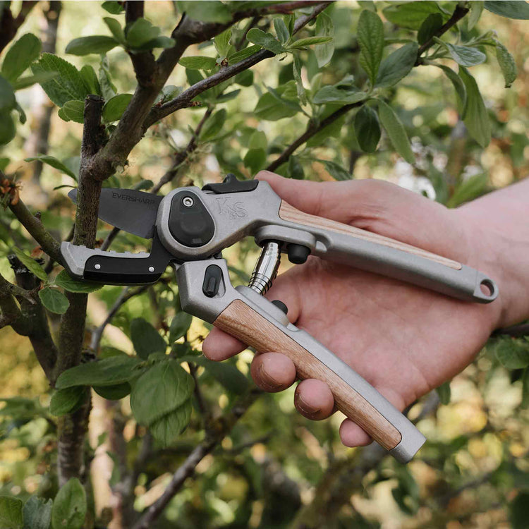 Kent & Stowe Eversharp™ Premium Secateurs Twin Pack Gift Set