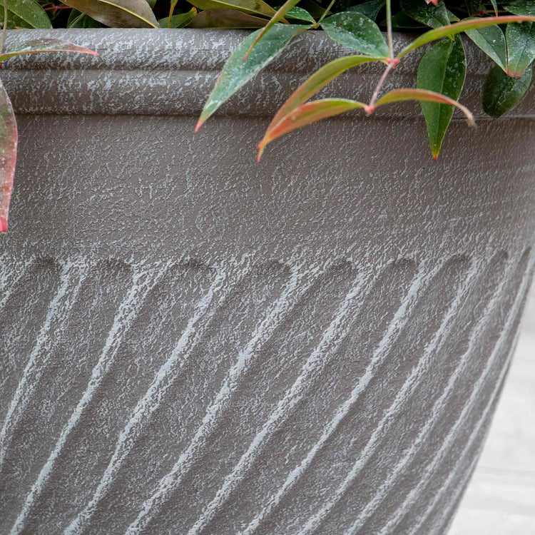 Bali Planter in Distressed Cedar 16in